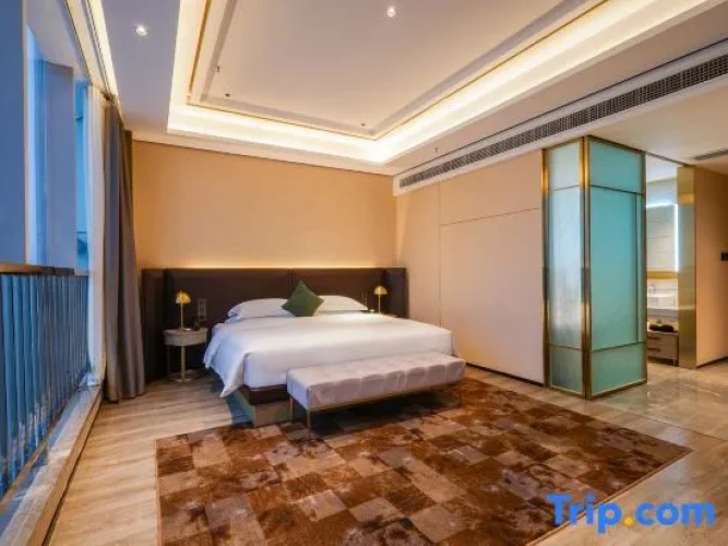 Luxury Suite
