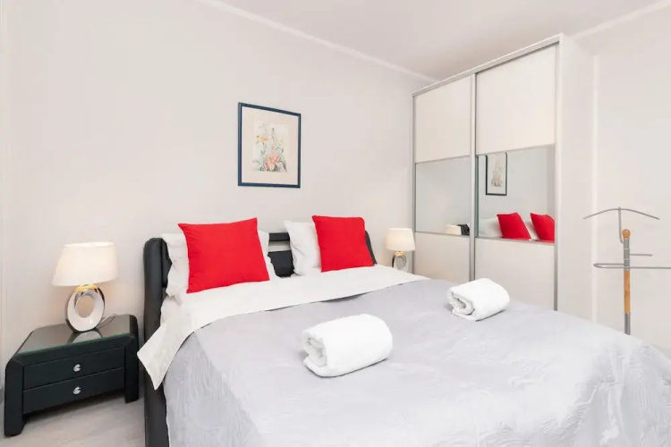 Sw. Barbary Old Town by Renters