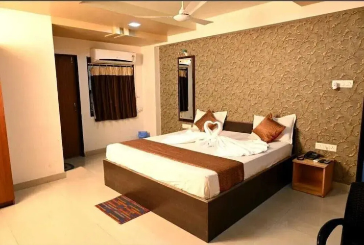 Hotel Sukh Sagar