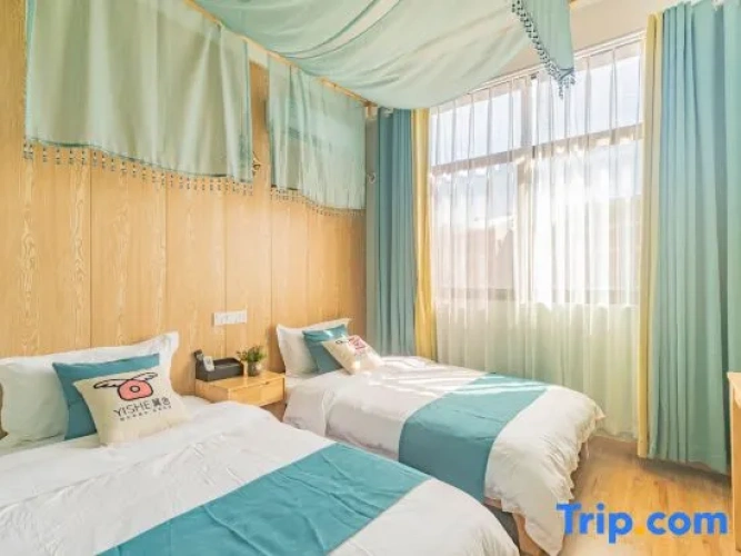 2 Bedrooms Suite