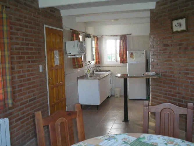 2 Bedrooms Bungalow