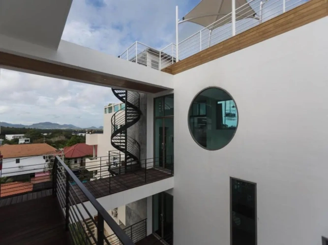 Standard Twin room with balcony