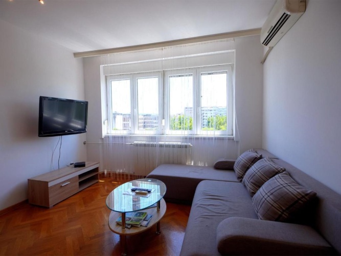 3 Bedrooms Apartment