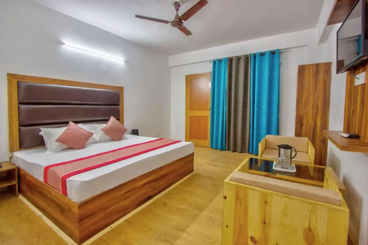 Hotel beas river retreat