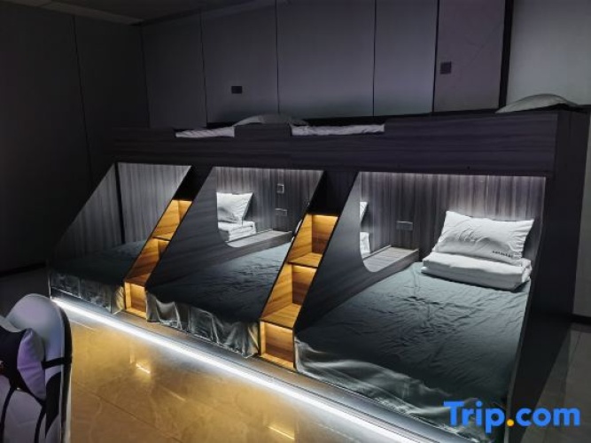 Standard Quintuple room