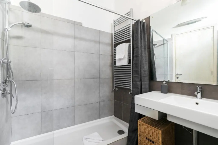 Travel & Stay - Cappellari