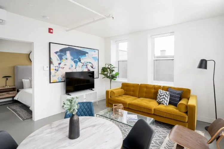 2 Bedrooms Apartment