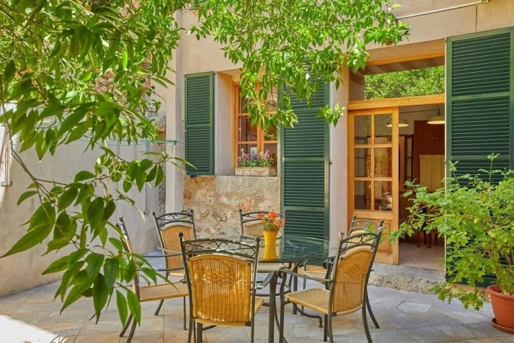 3 Bedrooms Cottage