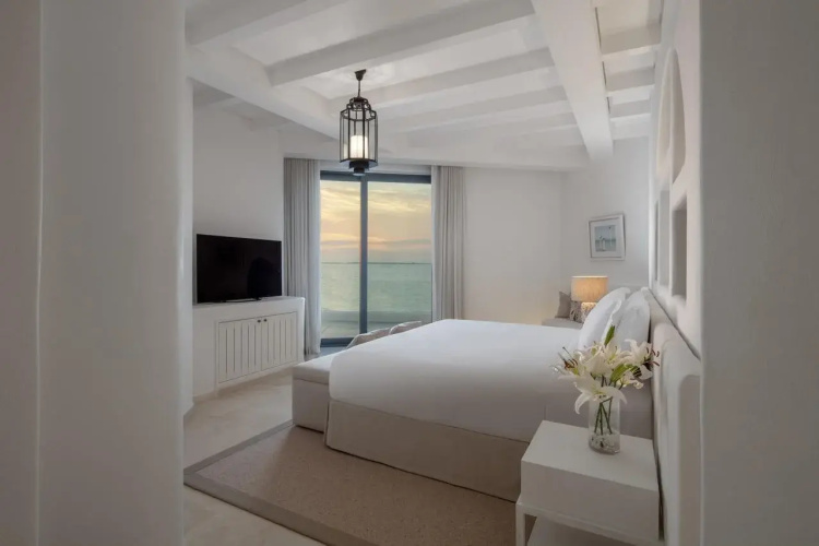 Anantara Santorini Abu Dhabi Retreat - Adults Only