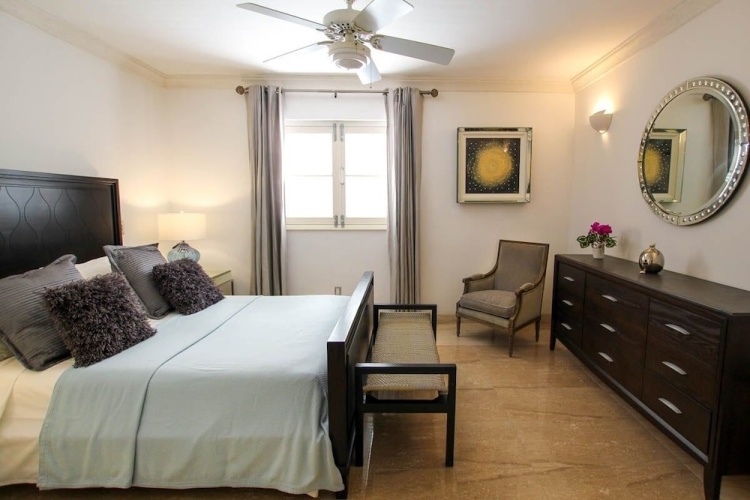 Beachfront luxury modern 2-bed apt with pool by BSL Rentals