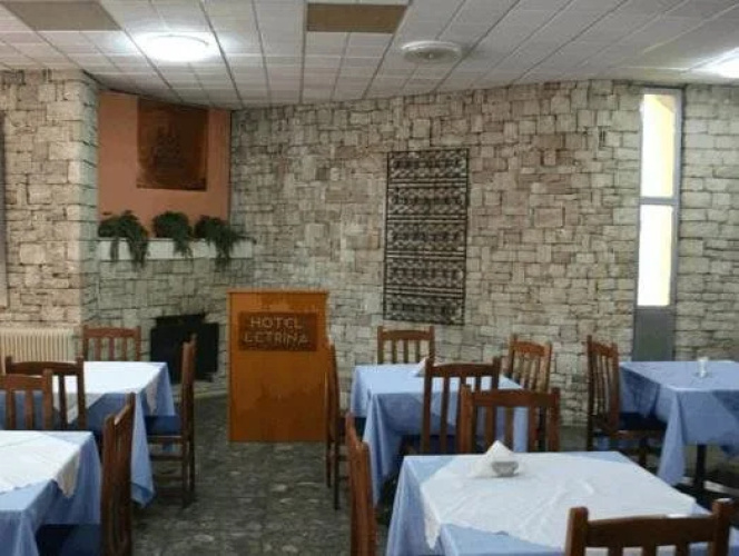 Hotel Letrina
