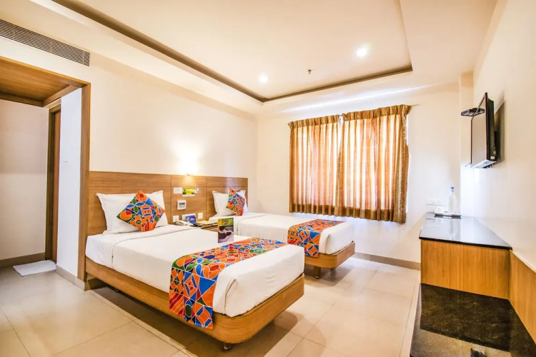 FabHotel Prime Royal Castle