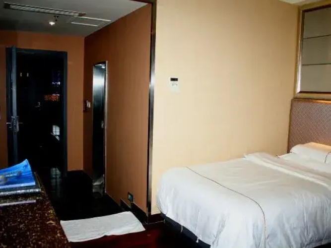 Fenghuangcheng Hotel