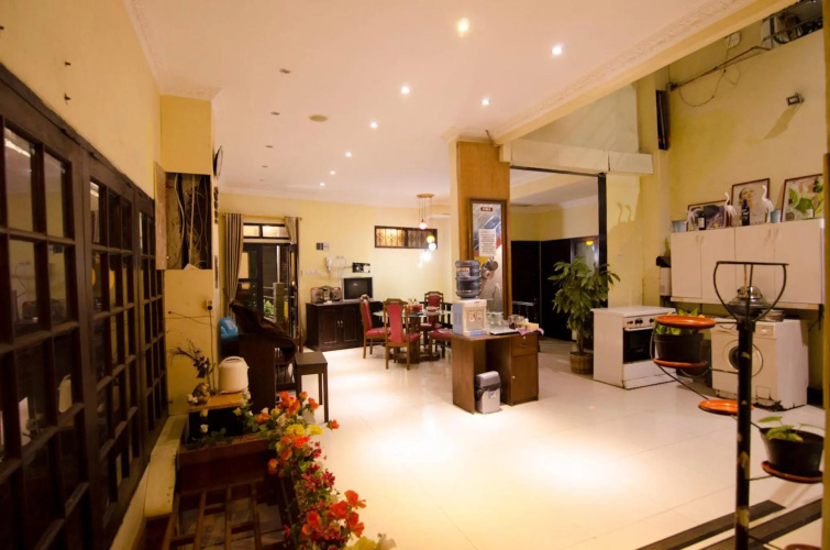 Hotel Salon Fora & Cafe