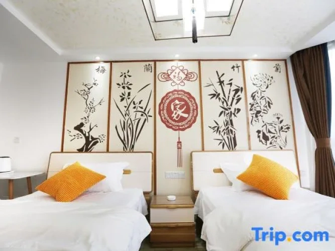 5 Bedrooms Bed in Dorm