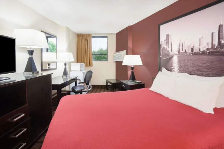 Super 8 Chicago