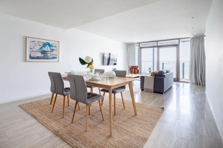 Superb And Modern 1BR on a Premier Waterfront Location!