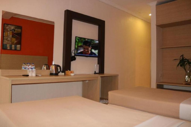 Tanjung Plaza Hotel