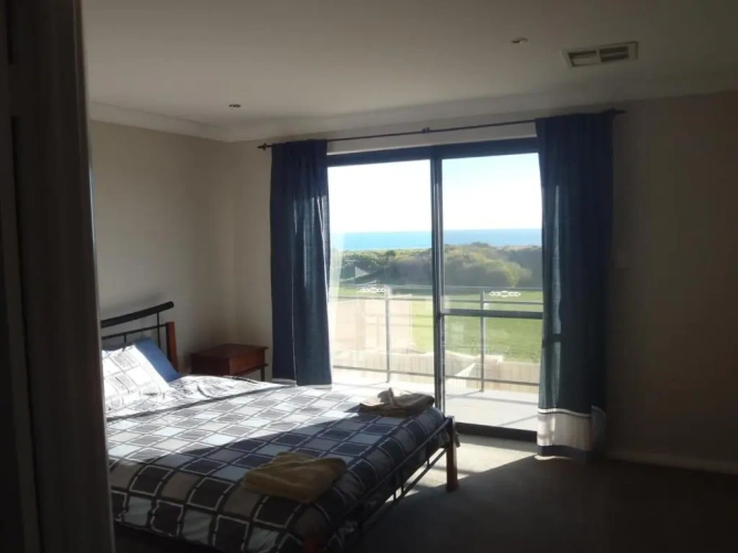 3 Bedrooms Apartment
