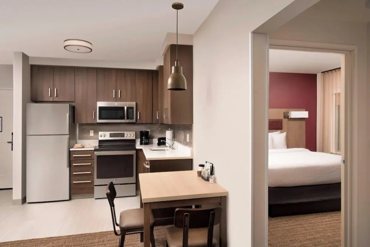 1 Bedroom Suite