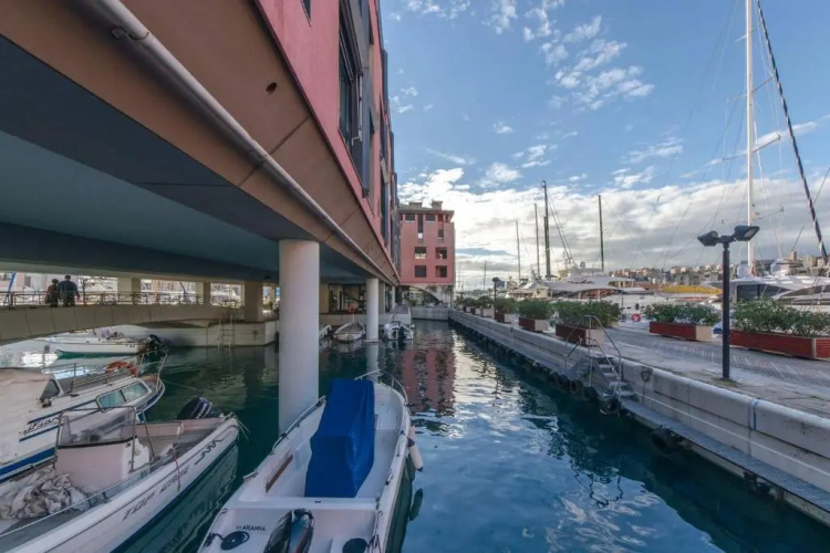ALTIDO Exclusive Seaview Flat for 4, in central Genoa