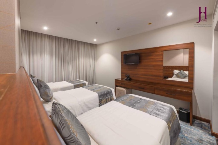 Standard Triple room