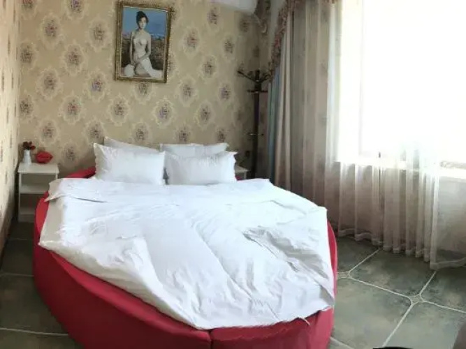 Qixi Hotel, Luohe