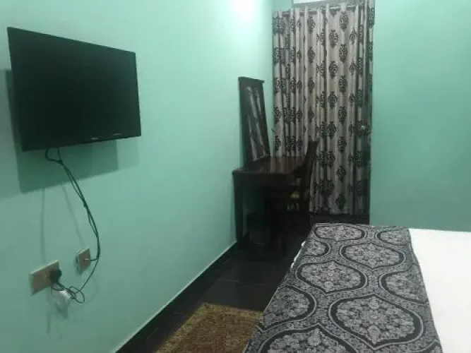 Kaura Hotel and Suites