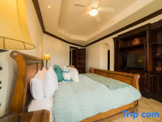 3 Bedrooms Apartment