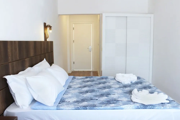 Standard Triple room with garden view