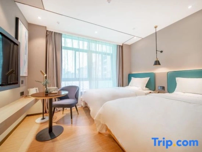 Deluxe Twin room with city view
