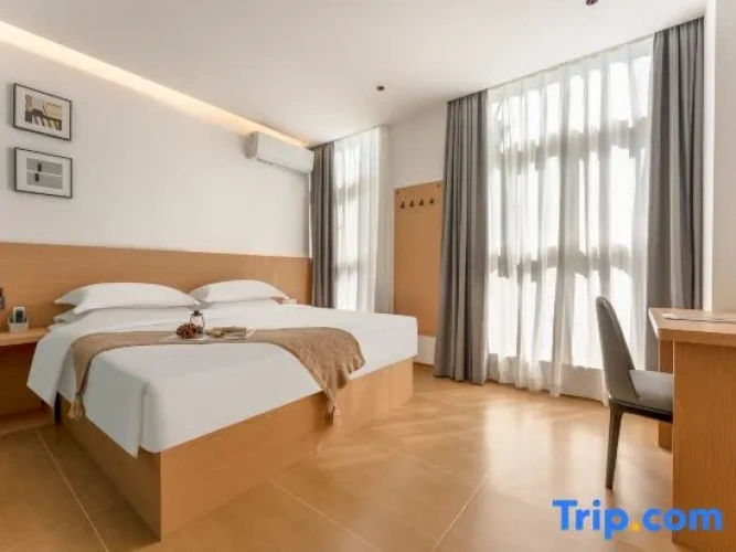 Standard Double room with city view