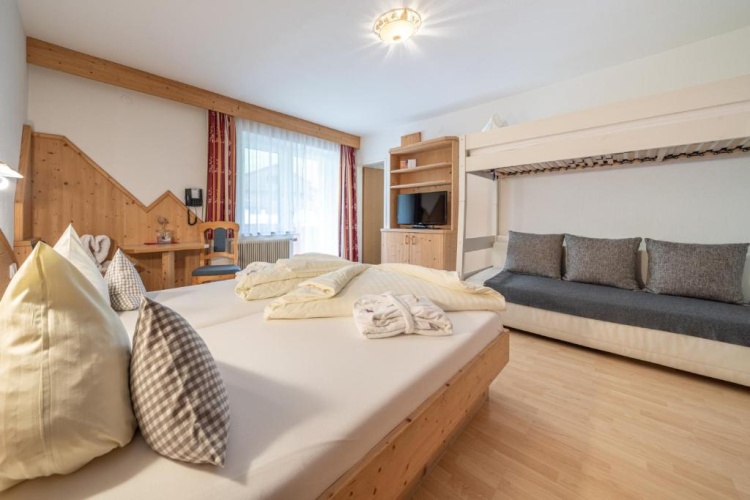 Standard Quadruple room