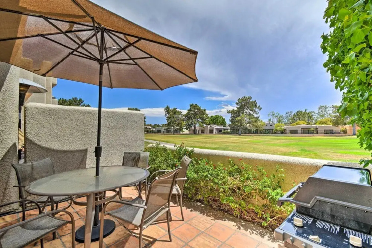 Golf Course Views, Hot Tub Access: Phoenix Home!