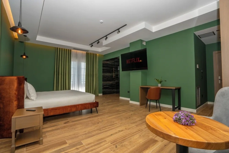 Deluxe Suite