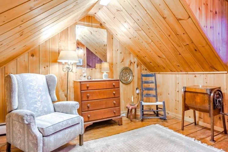 Boothbay Harbor Cottage by RedAwning