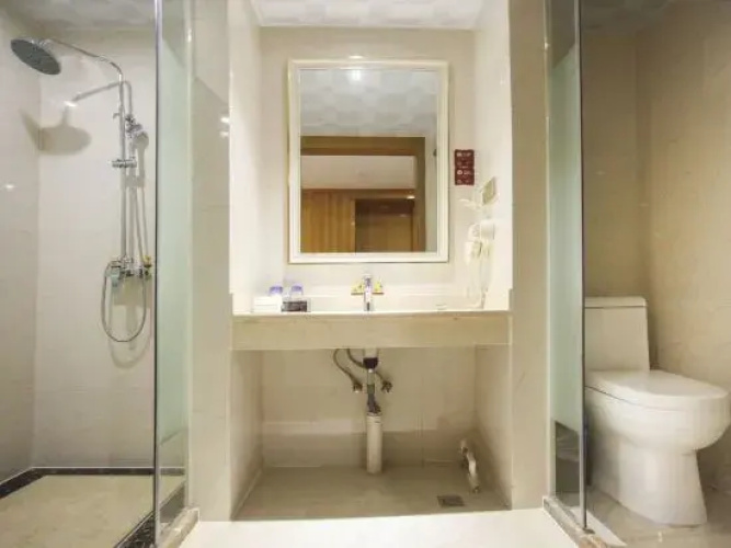 Huayi Hotel