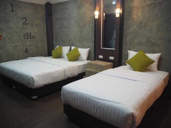 Standard Triple room