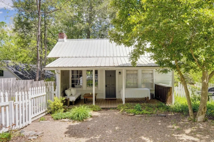 2 Bedrooms Cottage