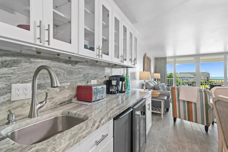 Shoreline Towers 3033
