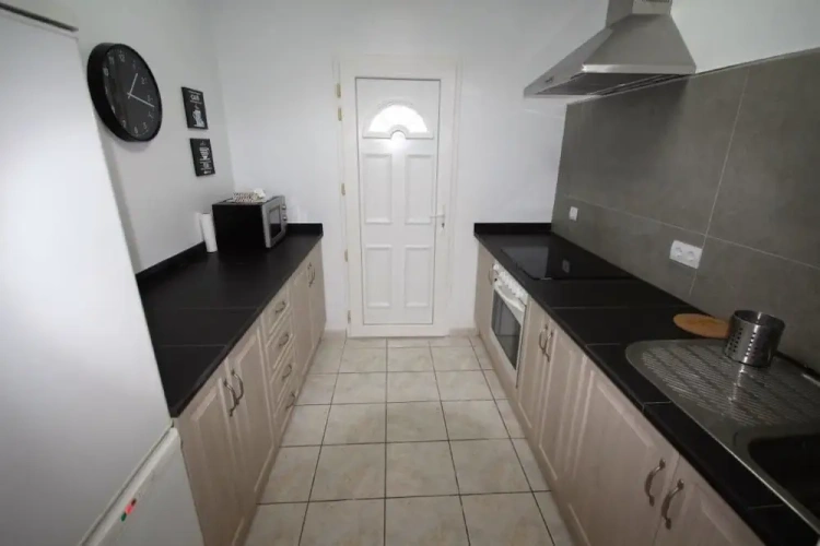 2 Bedrooms Villa