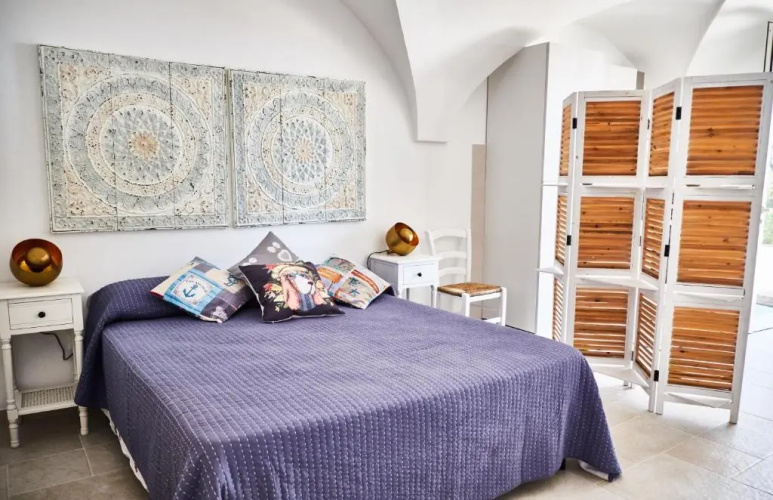 Equorum Prospectus 2 - OSTUNI CENTRO - Guest House