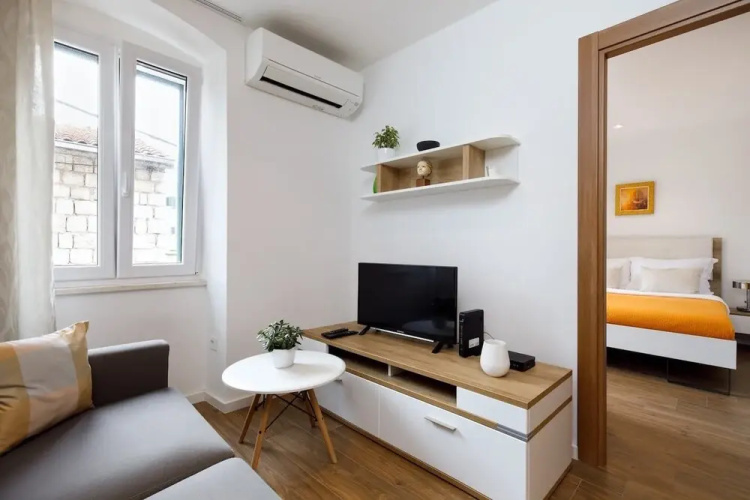 Dominus, Modernly Decorated Suite in City Center