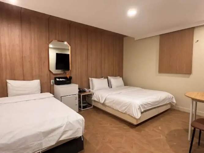 FILM37.2HOTEL