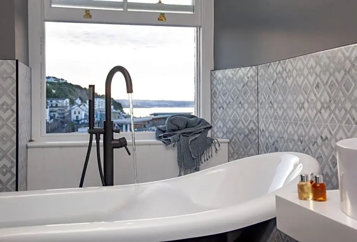 Leader Maritime Suites