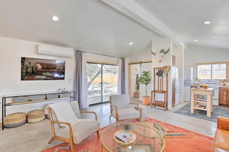 Modern Joshua Tree Bungalow With Fire Pit & Bbq!