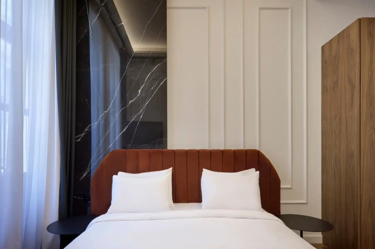 Deluxe Double room with city view