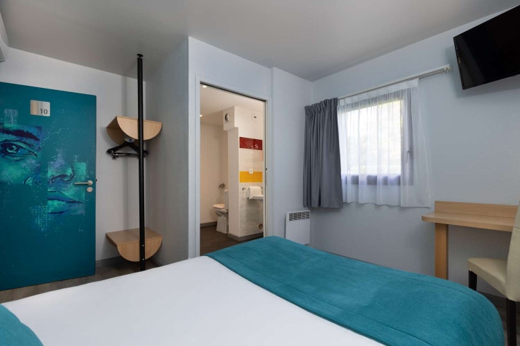Guest rooms