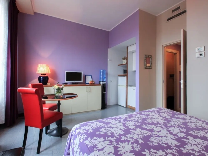 Standard Double room with city view