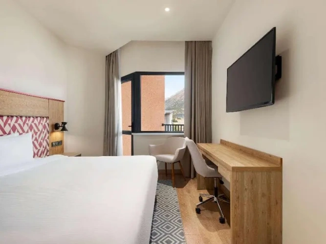 Deluxe Suite with balcony